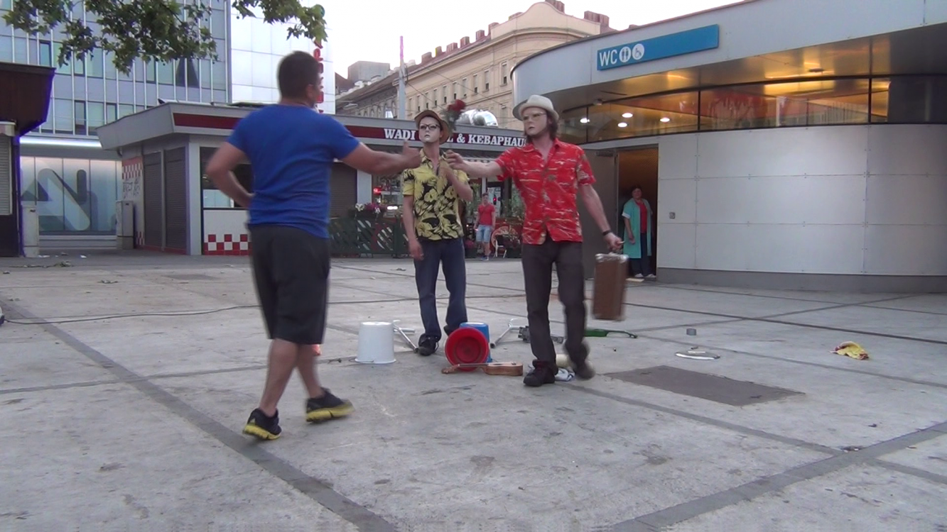 Foto: Julia Danzinger Dudes at the Marketplace - Rose